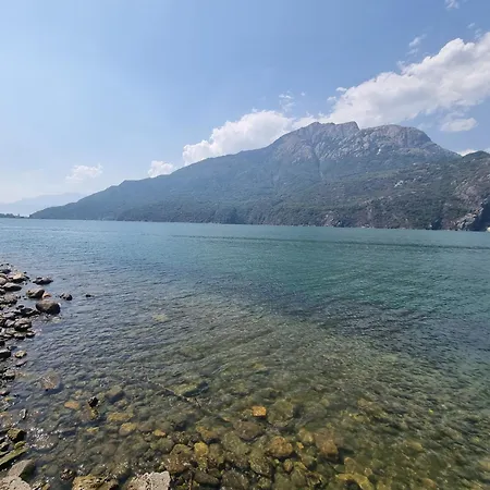 Appartamento Parco Lago, Only Structure With Private Access To The Verceia
