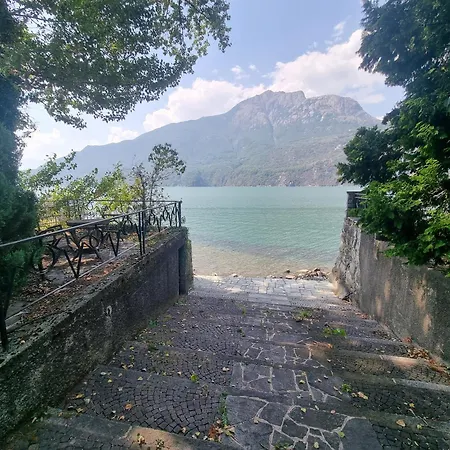 Parco Lago, Only Structure With Private Access To The Appartamento