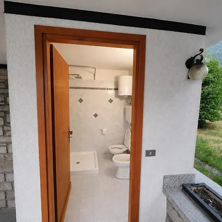 Parco Lago, Only Structure With Private Access To The Appartamento