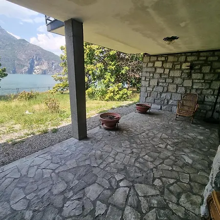 Appartamento Parco Lago, Only Structure With Private Access To The Verceia